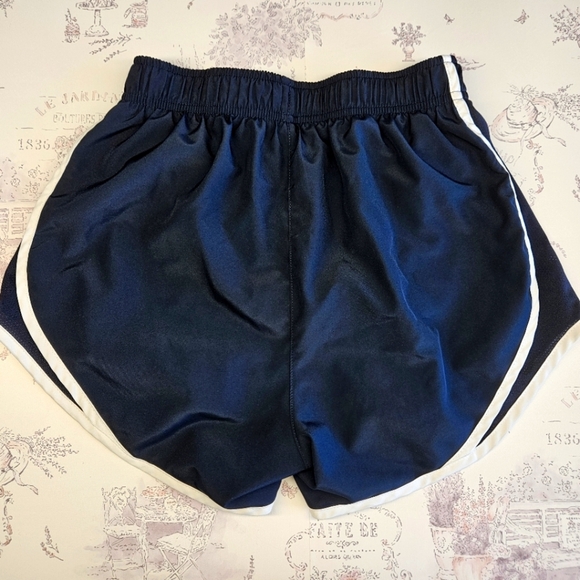 Nike Black and White Athletic Shorts with Dolphin Hem, Size XS - Picture 4 of 4